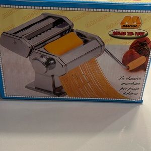 Classic Italian Pasta maker Atlas TH-150f  Brand New